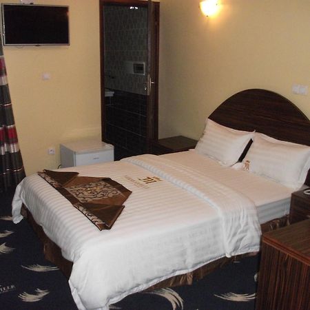Mbayaville Hotel Douala Exteriér fotografie