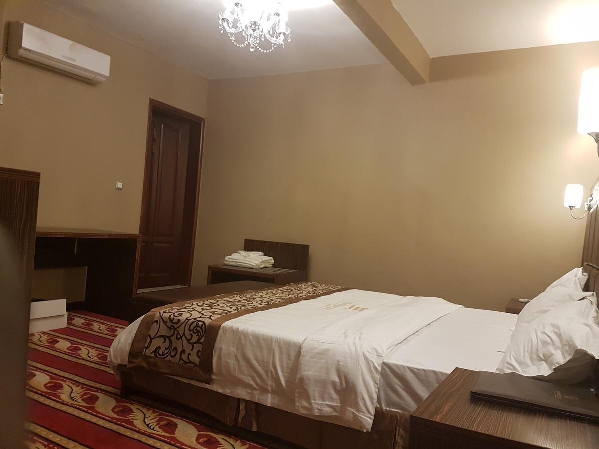 Mbayaville Hotel Douala Exteriér fotografie
