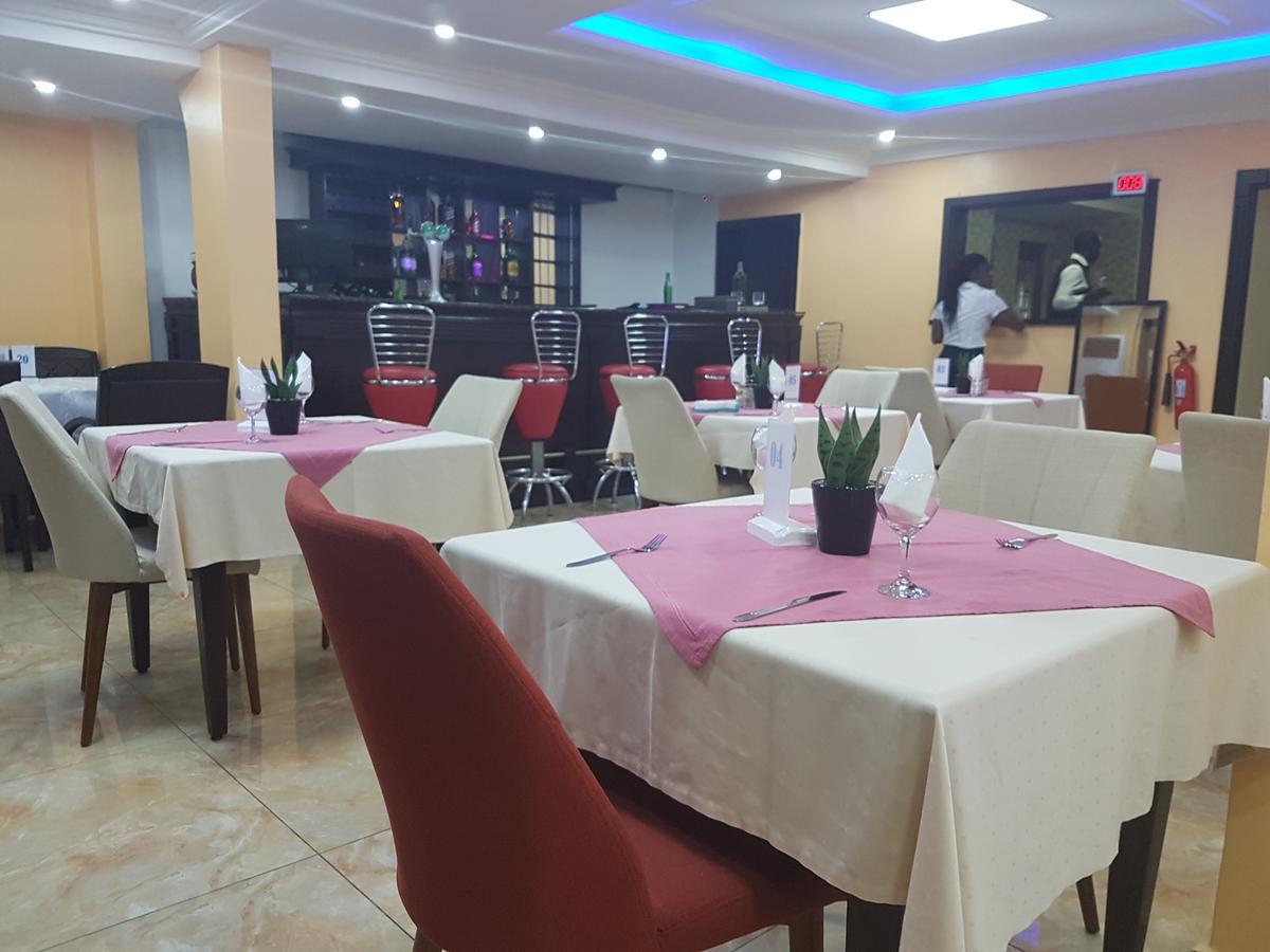 Mbayaville Hotel Douala Exteriér fotografie