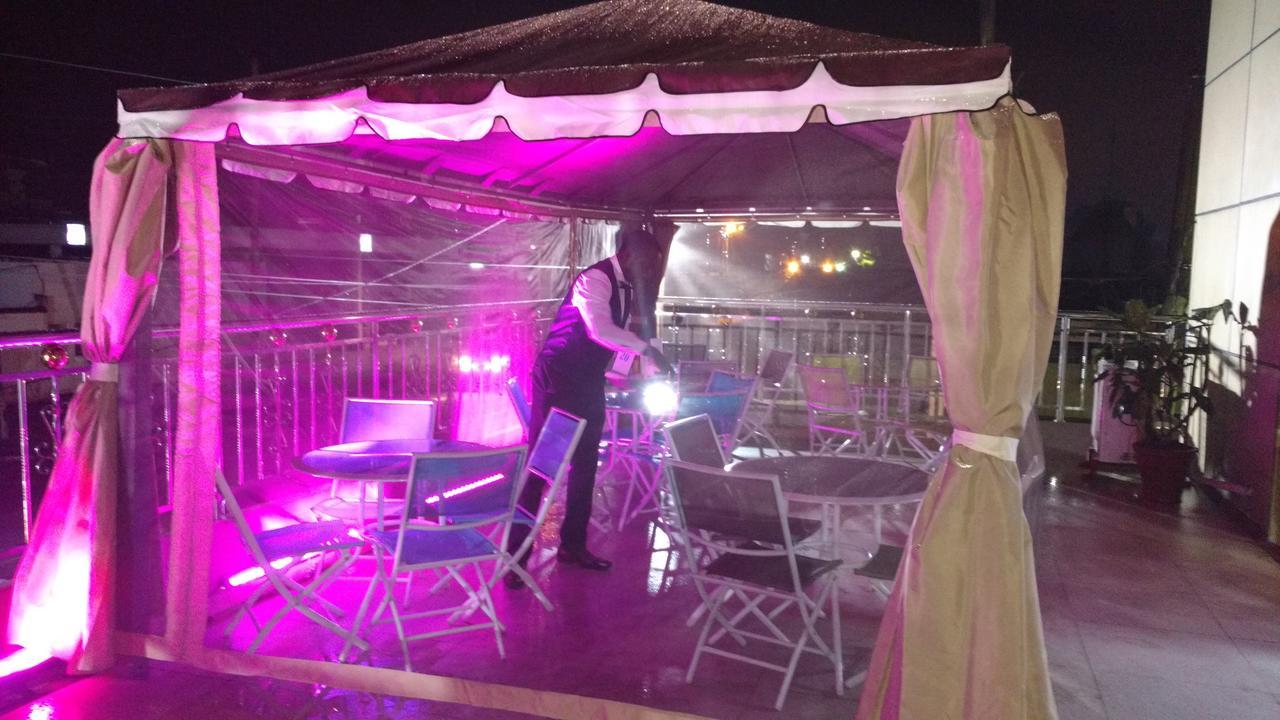 Mbayaville Hotel Douala Exteriér fotografie