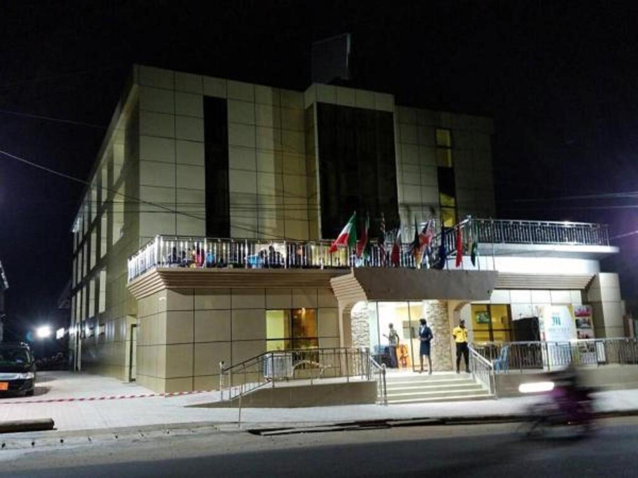 Mbayaville Hotel Douala Exteriér fotografie